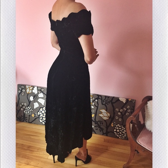 Scalloped off the shoulder dress - Picture 3 of 3